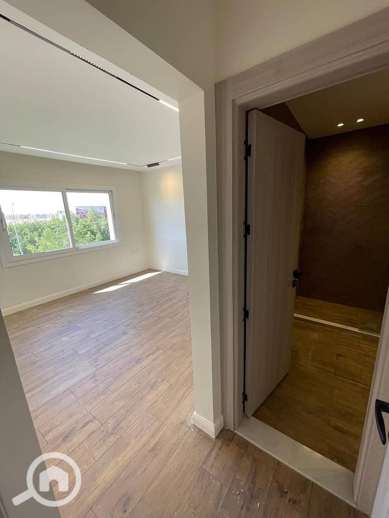 5 WhatsApp Image 2025-11-03 at 4.34. 51 PM (1). jpeg