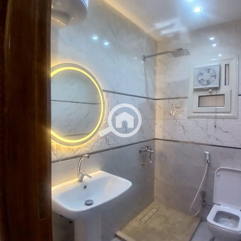 4 5f2e23b2-db9e-4b01-91d5-01604ee870d2. jpeg