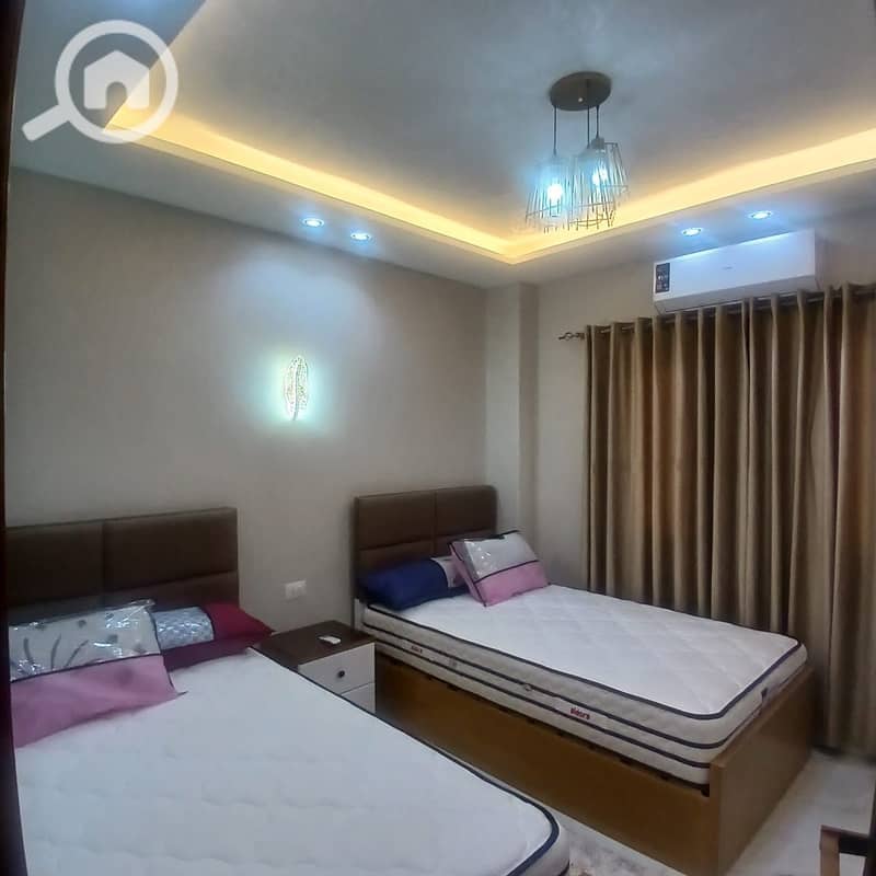 5 f76f0cd9-72b4-46f8-b797-67f37bd5e0b9. jpeg