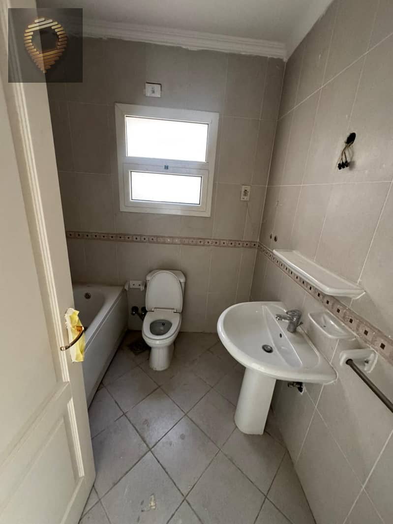 21 WhatsApp Image 2025-11-03 at 16.23. 03_5e5d1285. jpg