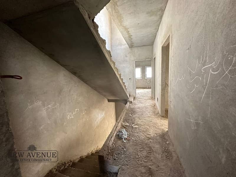 4 WhatsApp Image 2025-11-03 at 16.44. 45_82fe7510. jpg