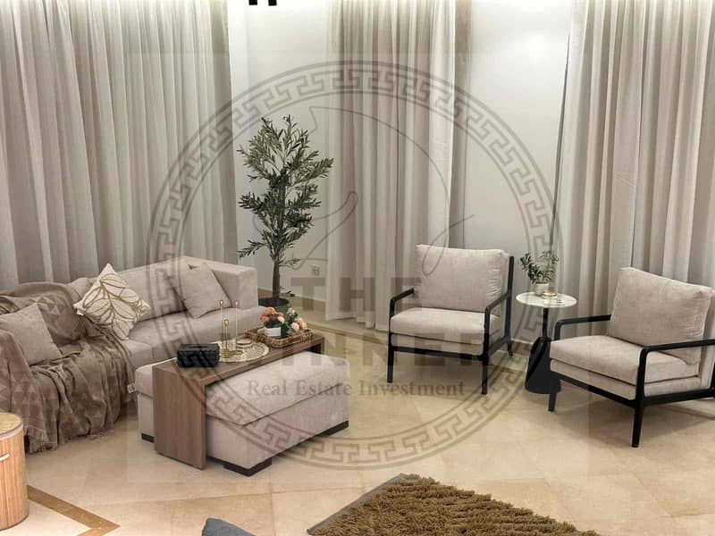 4 73d4c455-b92d-4c49-bdfb-6a77eaee6bc7. jpg