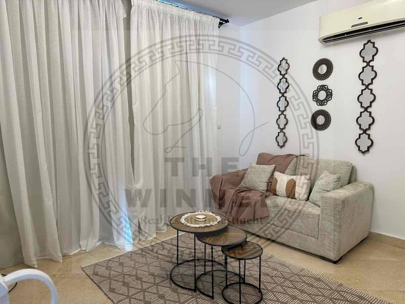 17 b295b567-2211-4505-839c-1d319edbf738. jpg