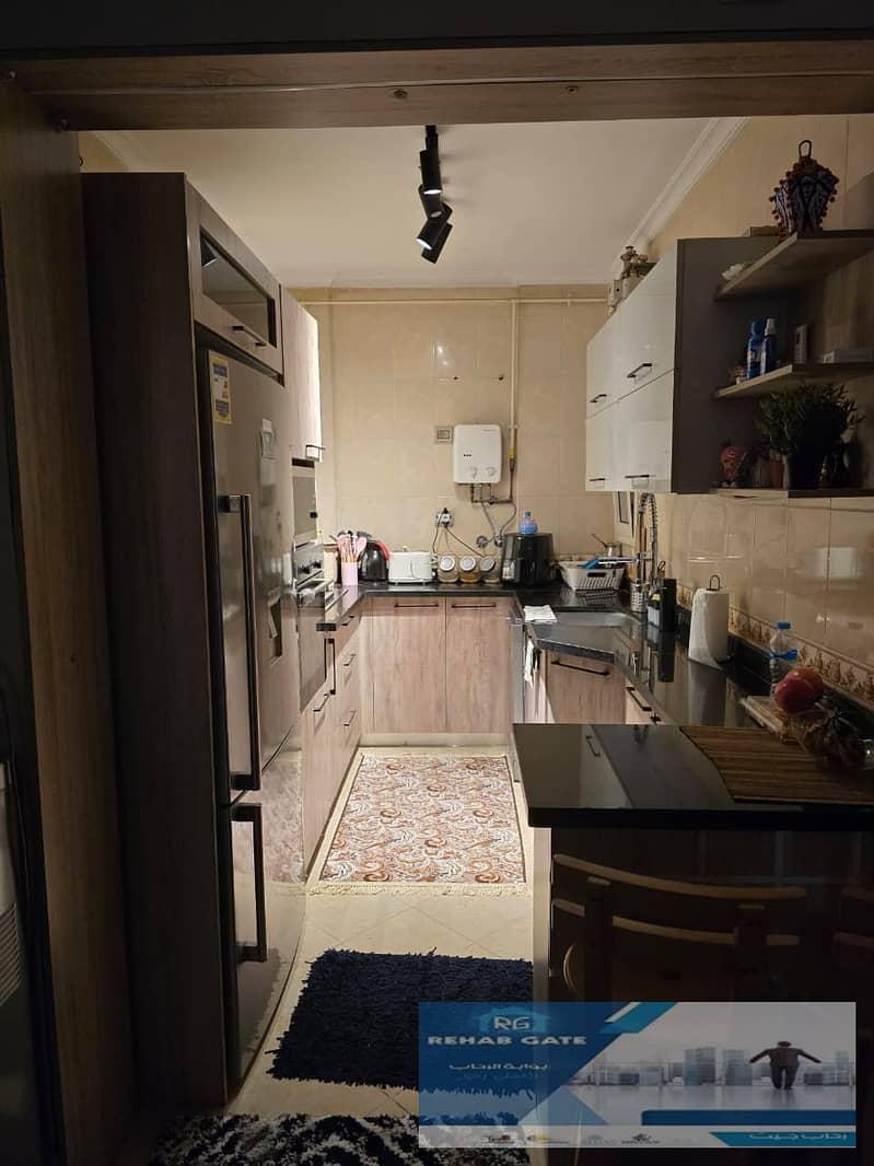 4 3371ea0c-3e87-47d9-b8d1-8dbdfd45ff36. jpg