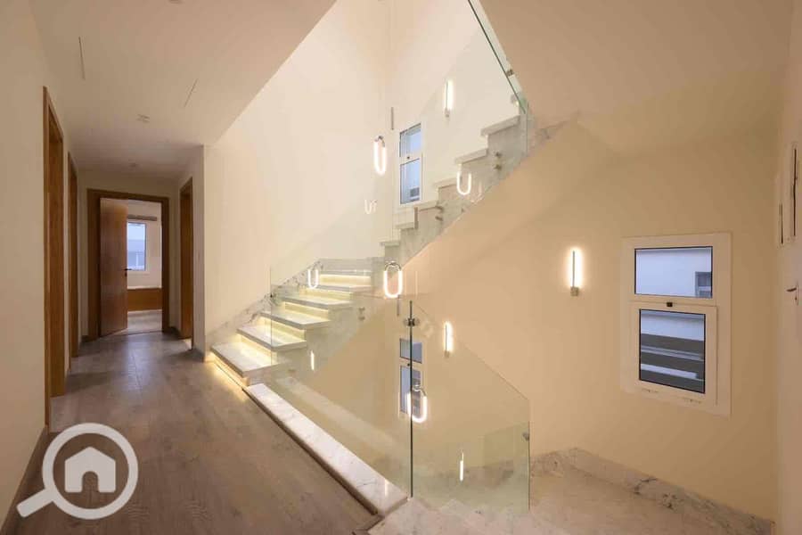 12 f7c61a0d-204c-40db-8cb7-91ae8ab1f0fb. jpg