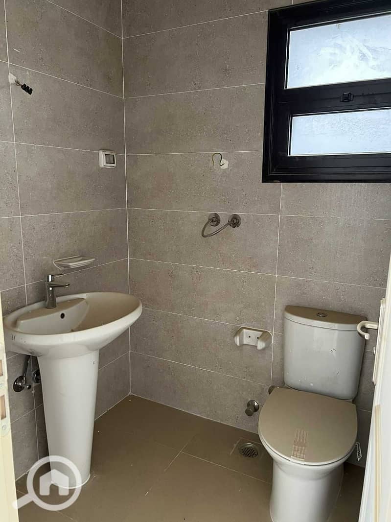 5 IMG-20251103-WA1489. jpg