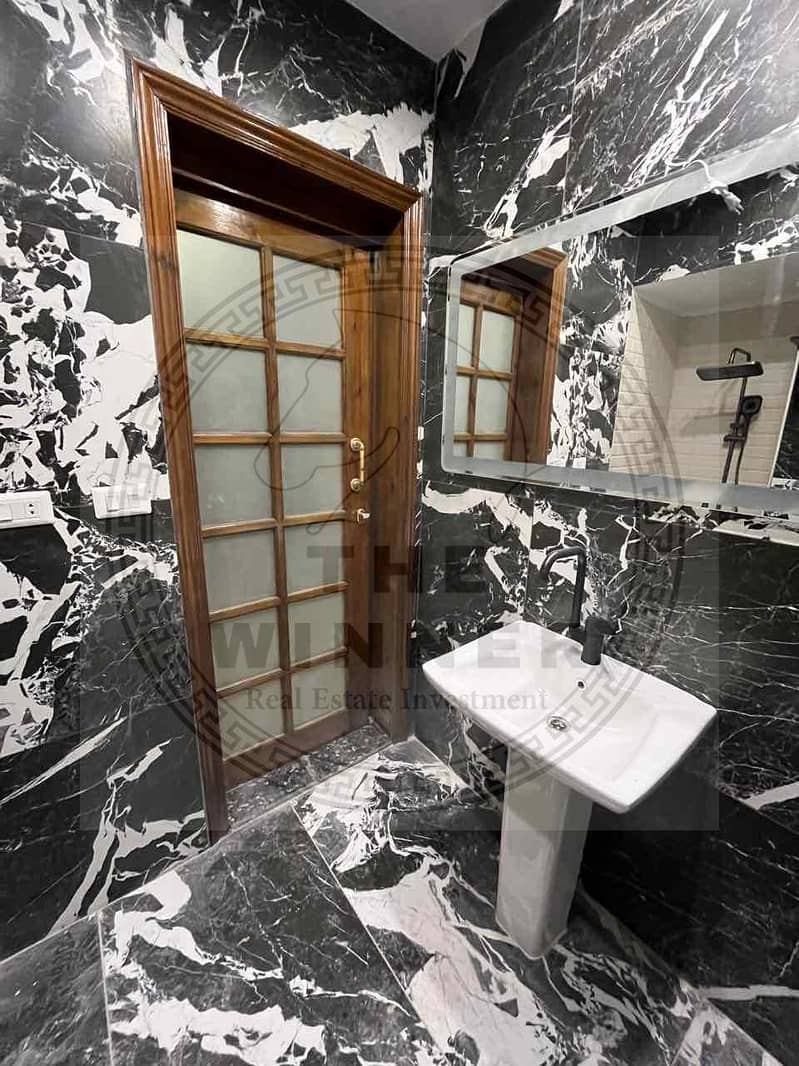 7 946444c8-9703-47ac-802c-5dc9bacb6c1b. jpg