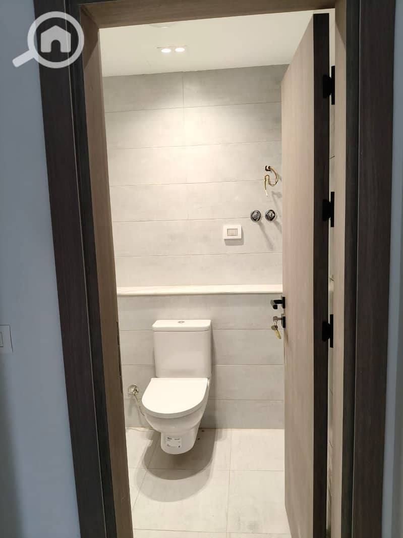 5 WhatsApp Image 2025-10-29 at 18.50. 31_3b4d8449. jpg