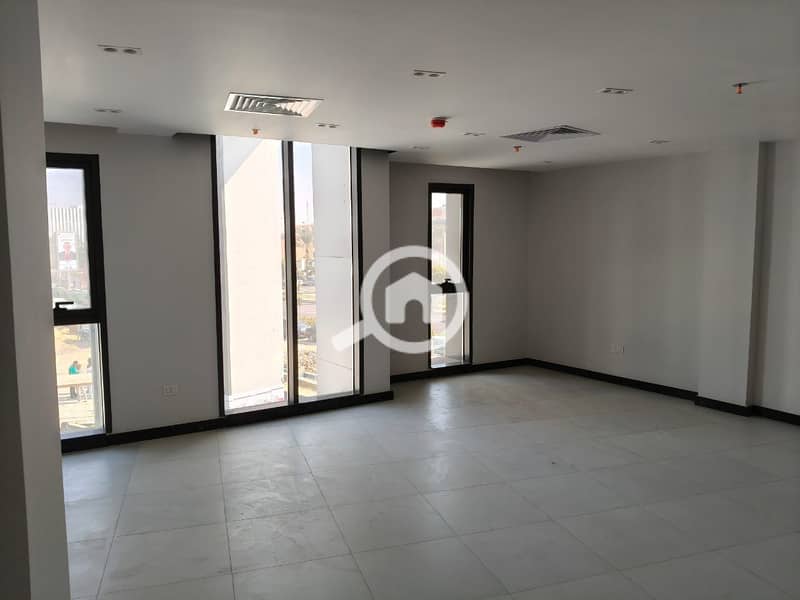 8 WhatsApp Image 2025-10-29 at 18.50. 32_a33b6cf5. jpg