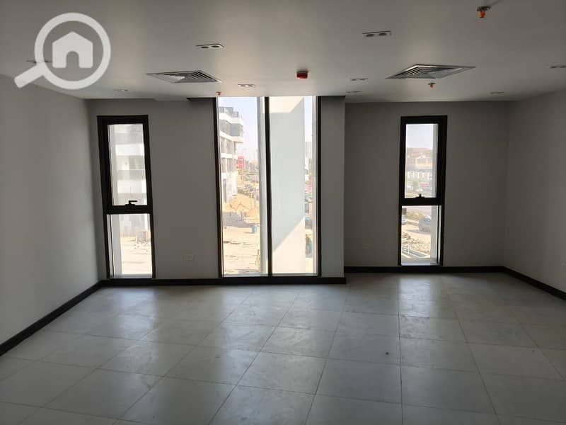 10 WhatsApp Image 2025-10-29 at 18.50. 32_f8418465. jpg