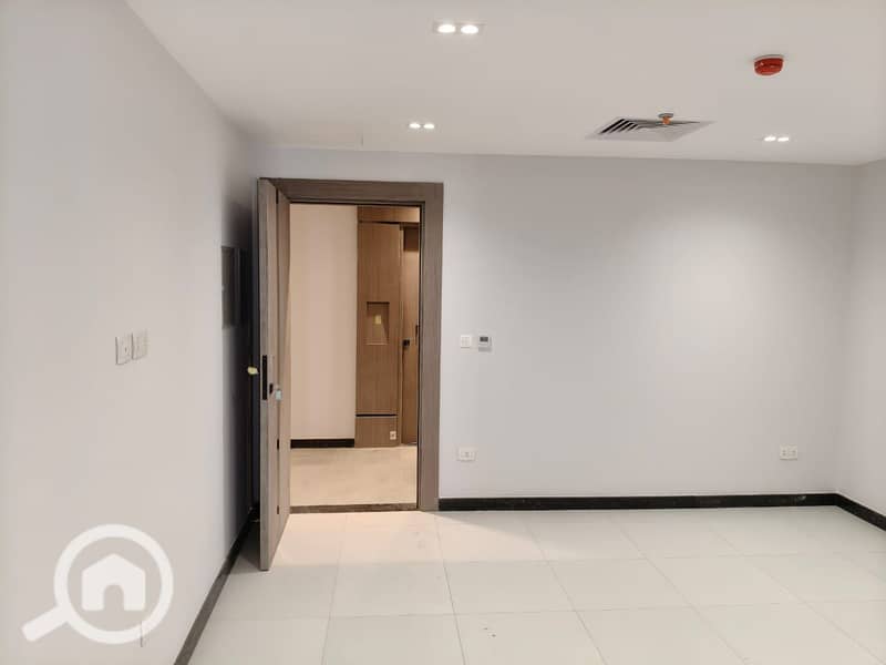 11 WhatsApp Image 2025-10-29 at 18.50. 33_e53055f7. jpg