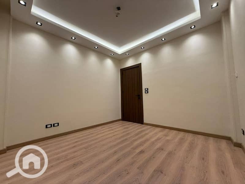 12 WhatsApp Image 2025-11-03 at 13.50. 43_4b600614. jpg