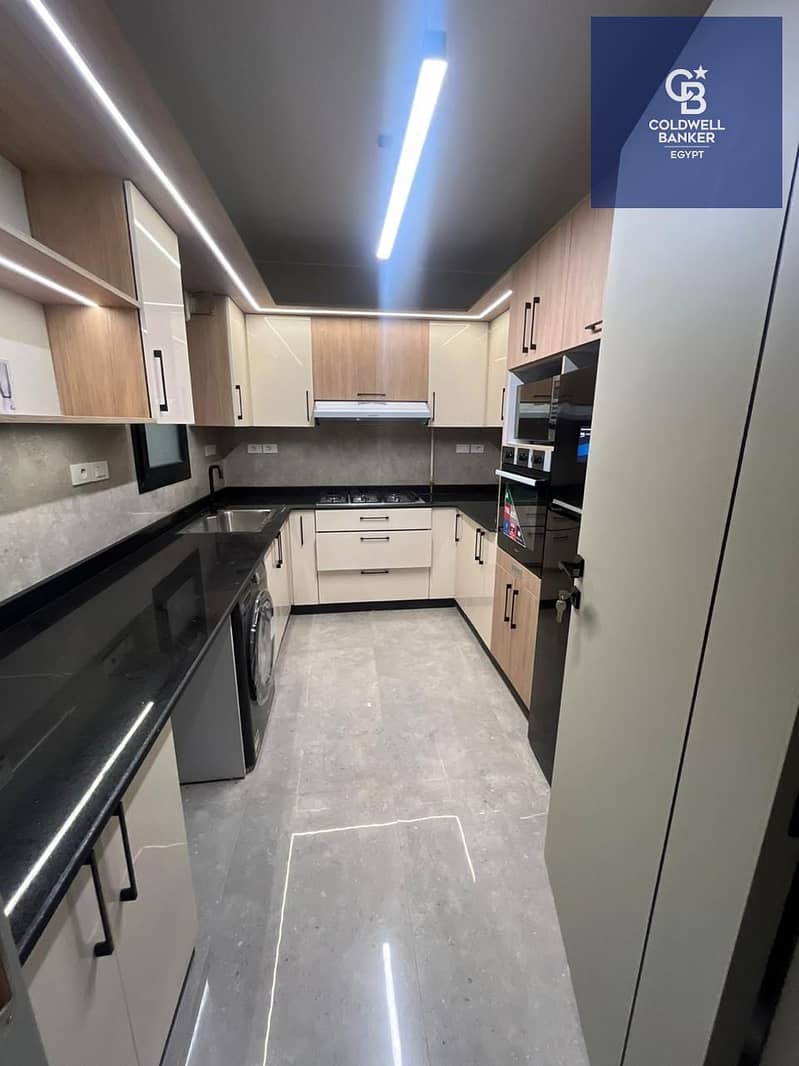 8 0ff65e35-c6df-4c2a-81e4-0850d9d786fb. jpeg