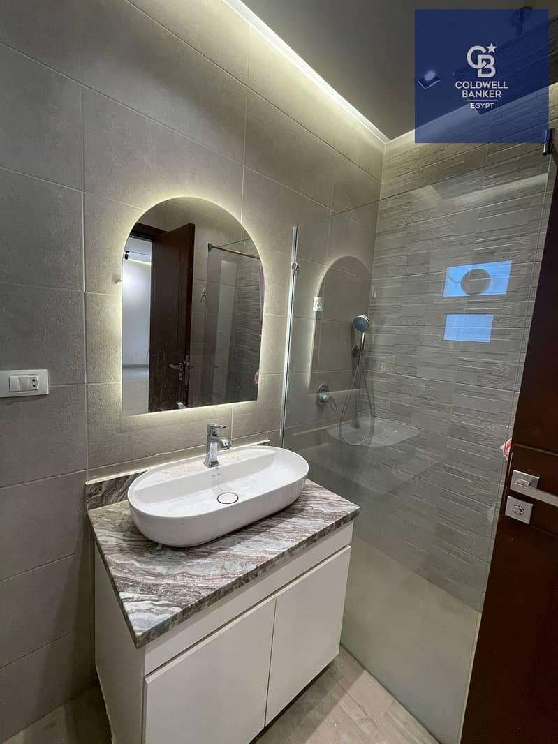 13 d79ad5c6-c332-41b7-8ebd-c28d1cec7e7d. jpeg