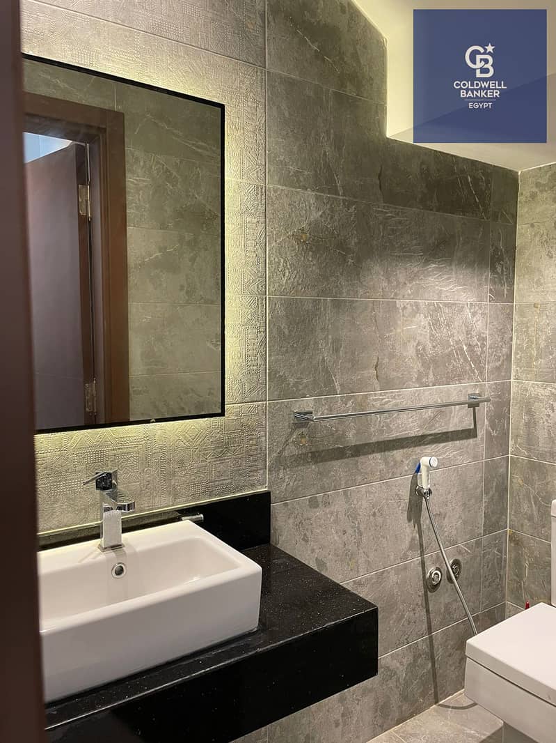 14 111e35bb-c272-40a7-8376-b1248200e456. jpeg