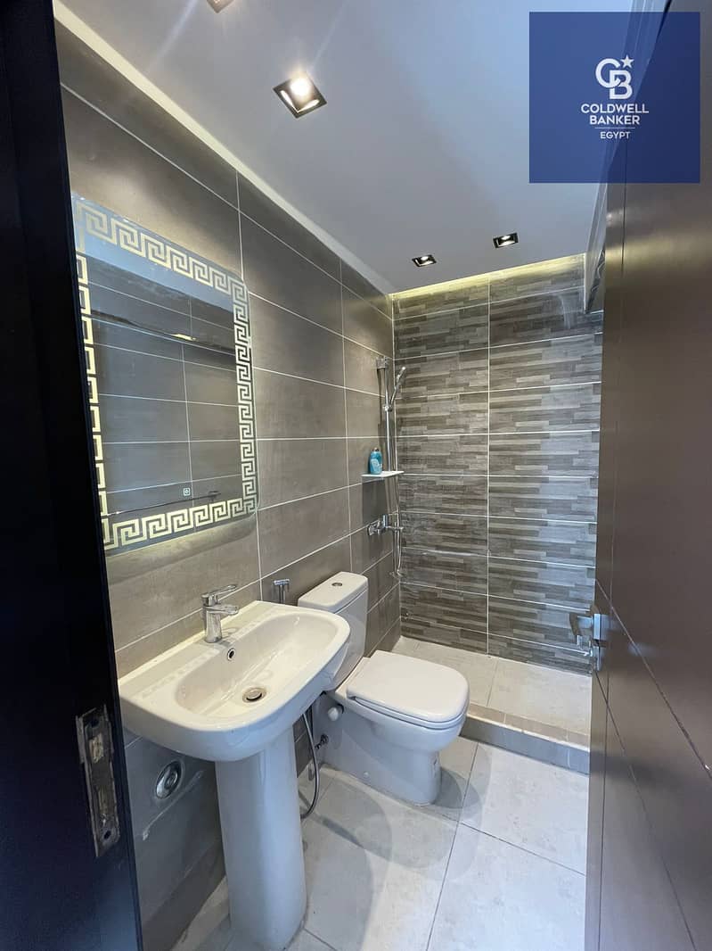 15 bc3fde48-6dec-4e0d-b5f2-642d94843310. jpeg