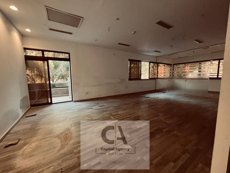 2 d8fa7917-88f4-4c28-a2ec-883c9f57a0cf. jpg