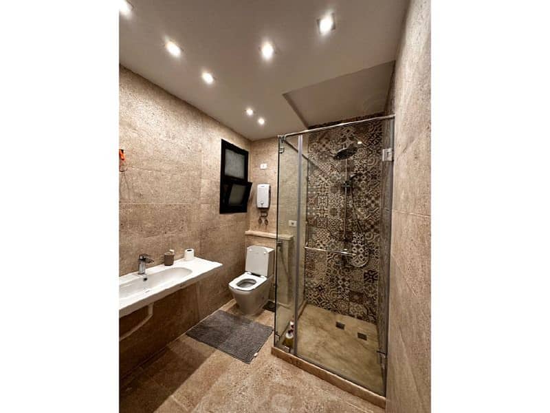 10 08eabf83-04fd-4e4a-8b3d-72b1e6038a22. jpg