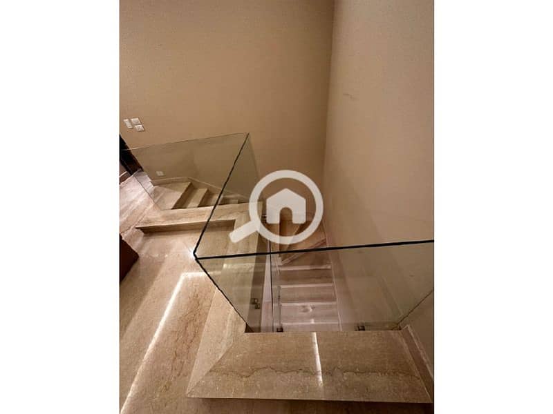 19 98423363-cacc-4646-af69-c8234b1a6379. jpg