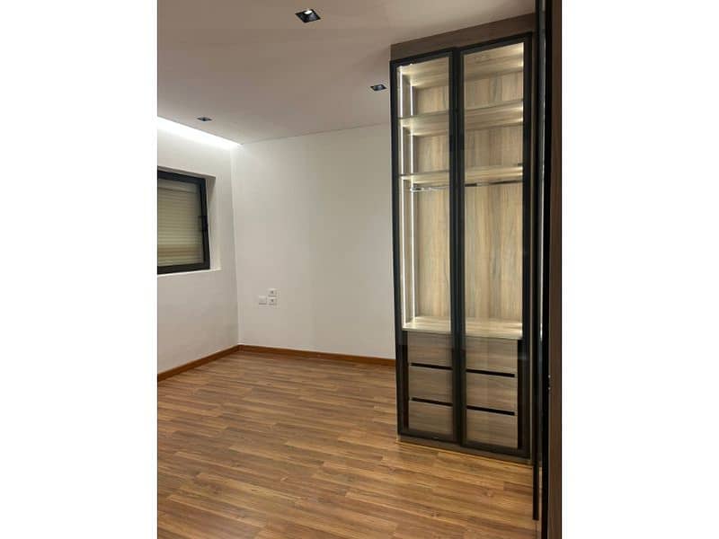 6 825581a6-bbfb-461b-ad27-a1cea405b201. jpg