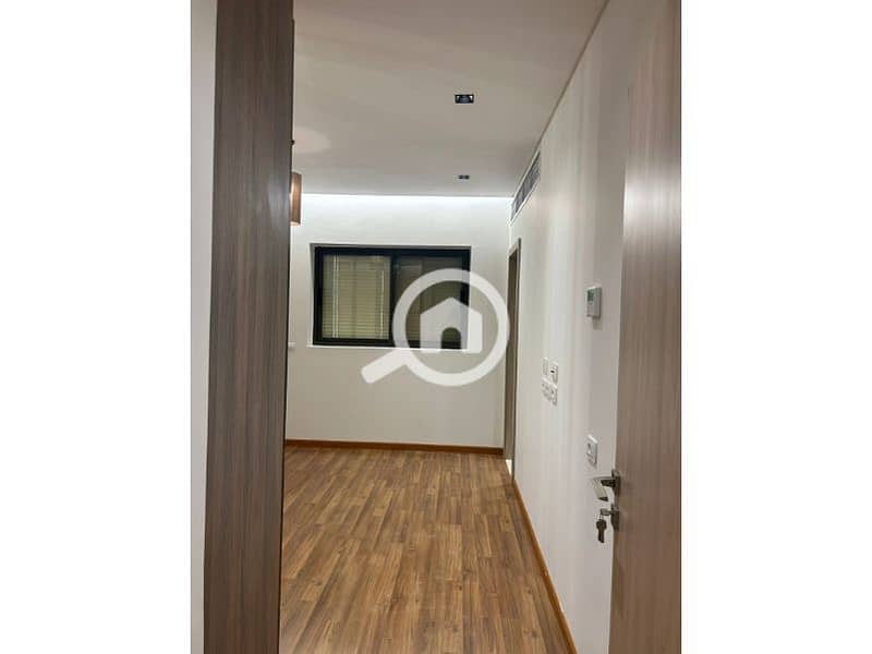 9 d6234d7c-a4f0-4799-b73a-9b8af8030858. jpg