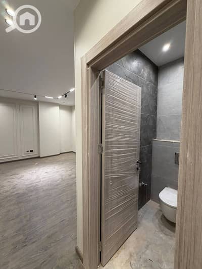 فلیٹ 2 غرفة نوم للبيع في الشيخ زايد، الجيزة - 574309342_1176977401038887_4504324117930391221_n (1). jpg