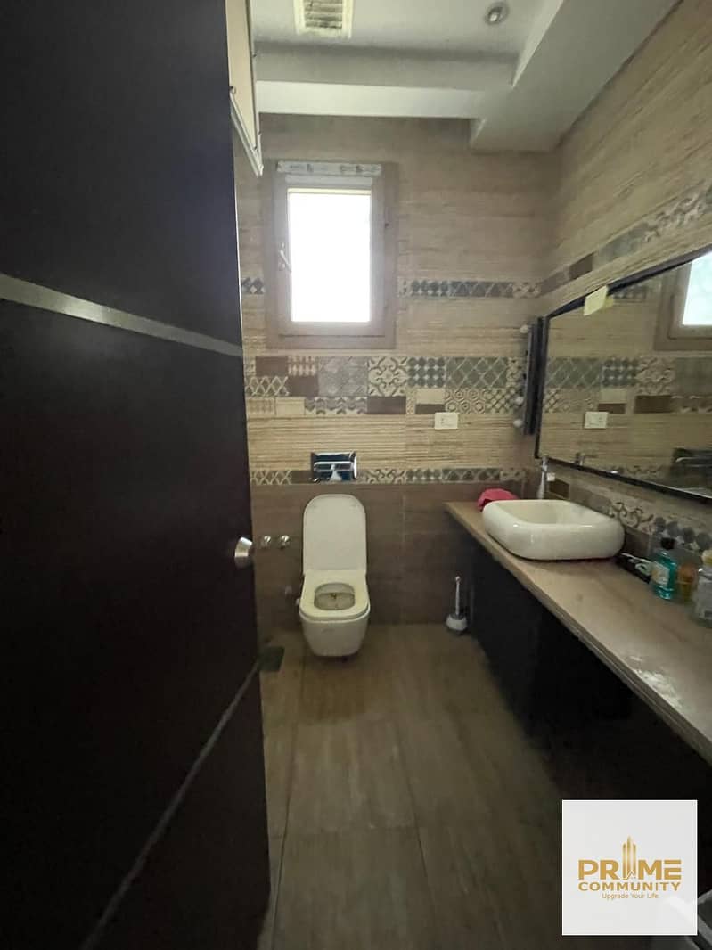 10 WhatsApp Image 2025-11-01 at 17.30. 04_3be0386f. jpg