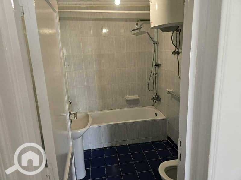 12 1b0275a9-262b-496d-8c94-e371e6aa9d5f. jpeg