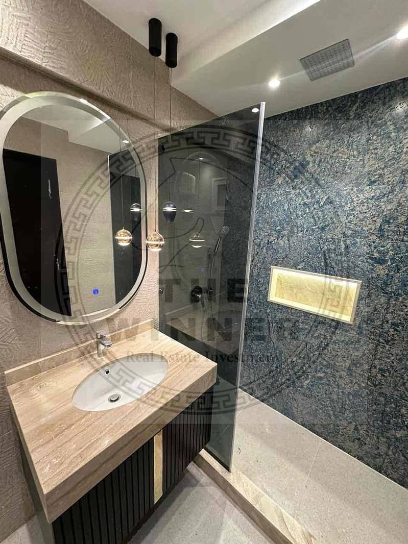 12 0196afe2-1ba6-4d82-86c0-da5beb35e841. jpg