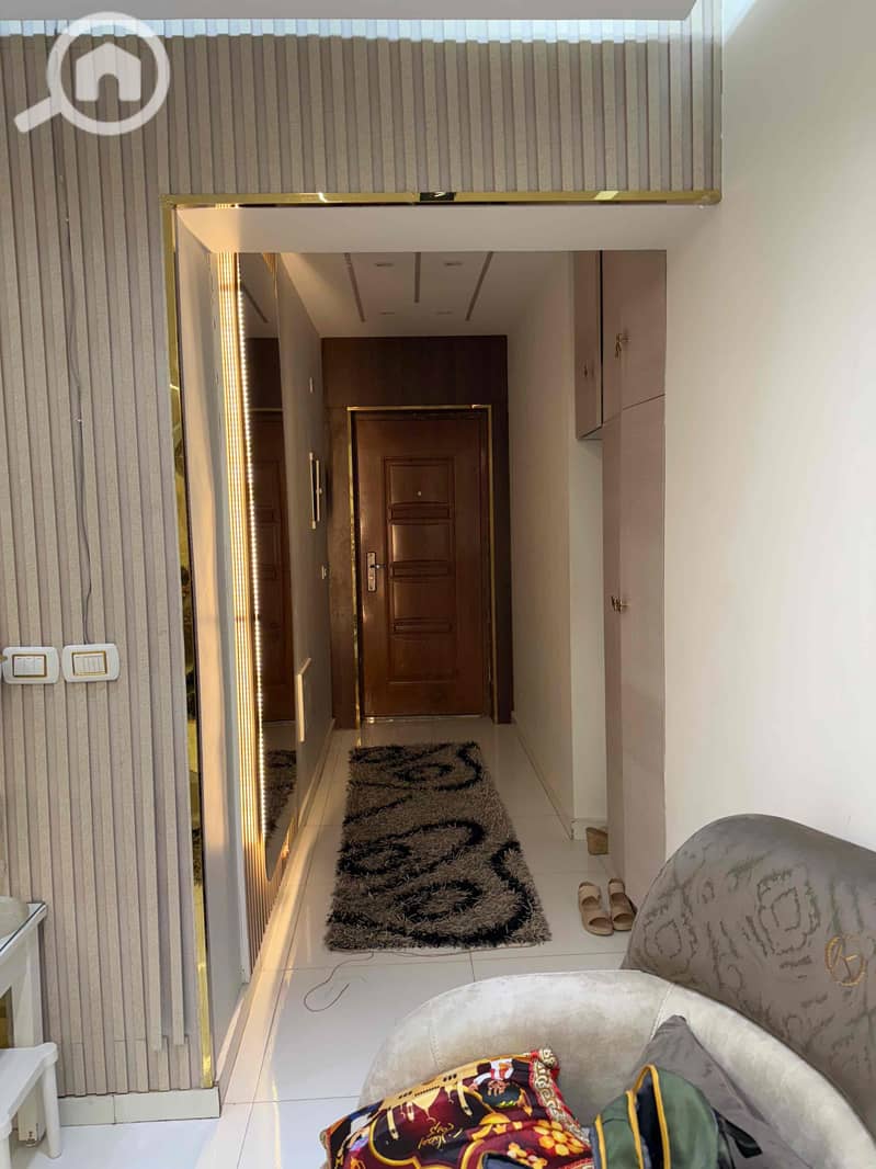 4 2f81d5d1-265d-410e-98dd-a1b91ea8672a. jpg