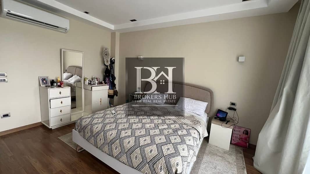 8 e91fab4c-fd96-40cc-80dc-b759dd189c1d. jpeg