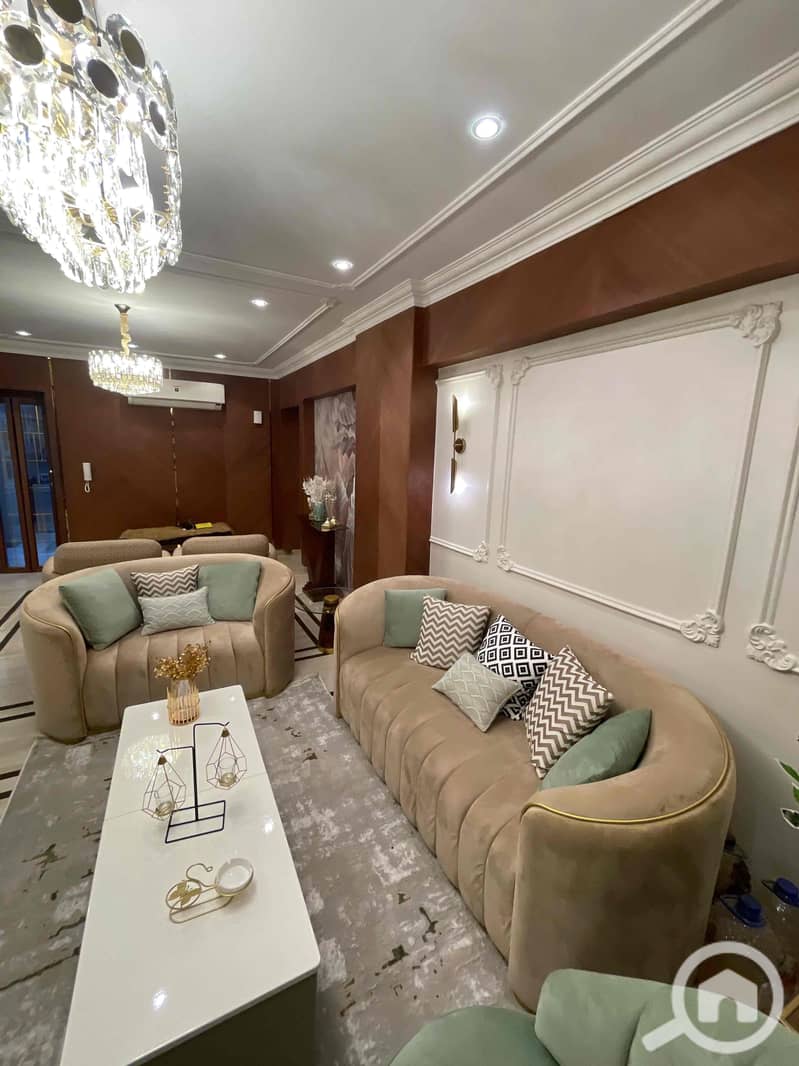 4 5d8e4229-0e21-4d2f-bed6-58633863b306. jpg