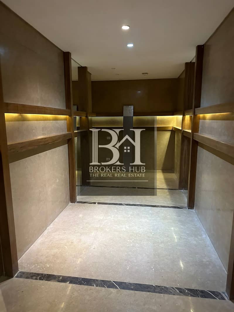 11 fa0ad550-f93b-47c6-837a-7ce6c74f3cb2. jpeg