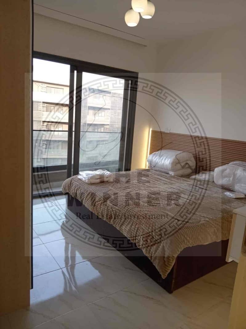 12 f49b0b63-d00b-449f-a857-6f93975b7481. jpg