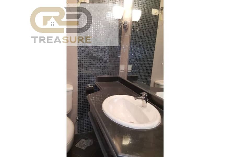 8 db63f024-0099-4e1d-aa1e-48fe375fd10c. jpg