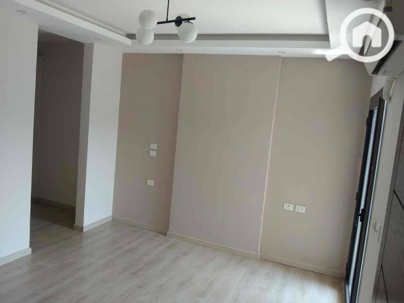 4 b69f4e11-5cb8-4d65-8b60-29a8184e80f6. jpg