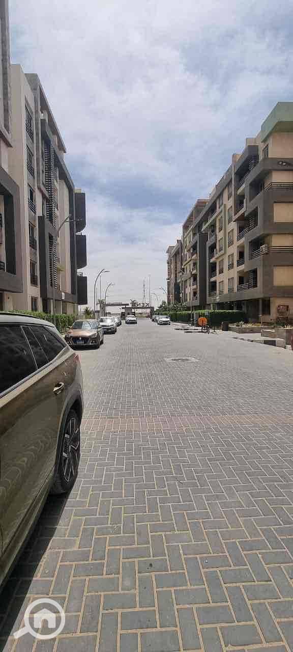 8 3fe0e44a-b0b1-40a2-8364-cb2c8dcef0be. jpg