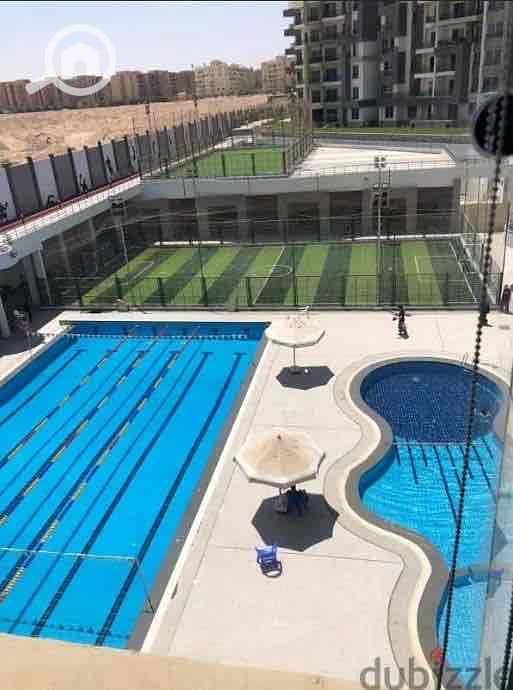 4 b654386a-1cf4-4a3e-85e6-545b26490e54. jpg