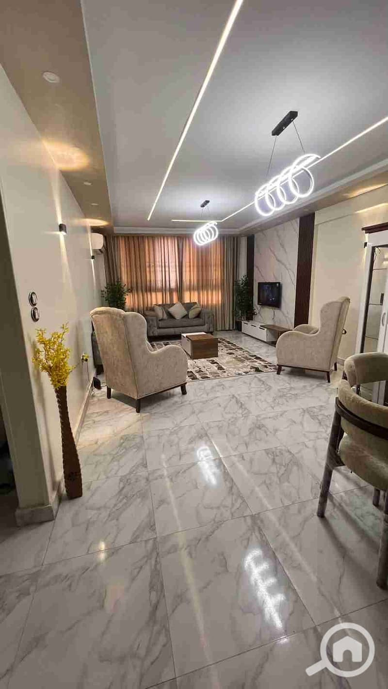 1000367753. jpg 1000367753. jpg