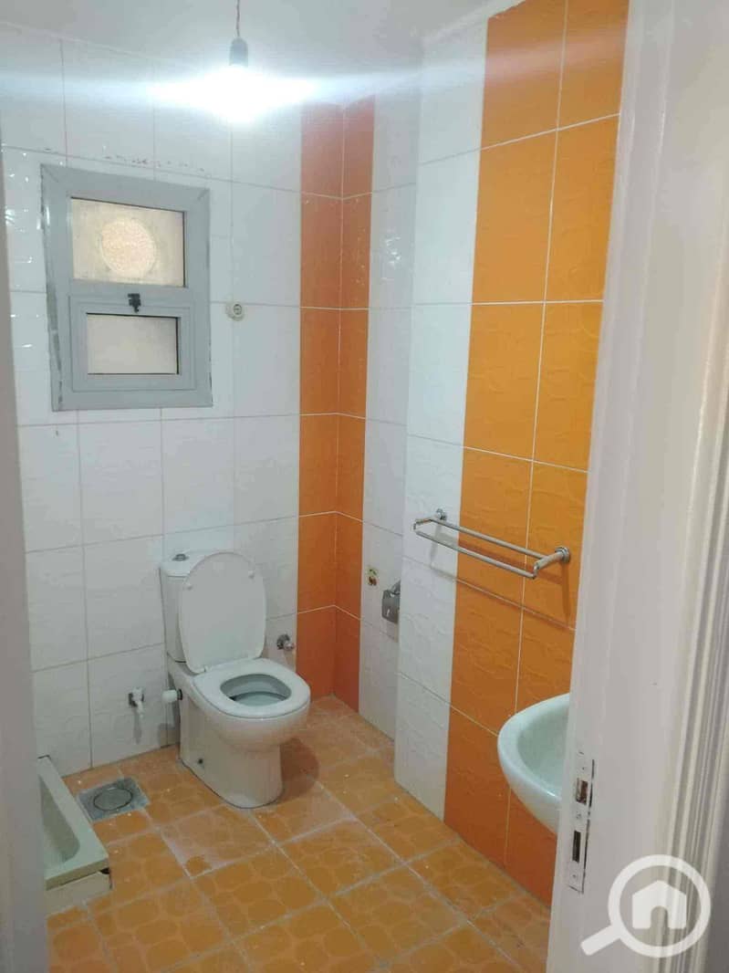 8 d798aba2a0ade98f9b9cfb00970c7d23. jpg