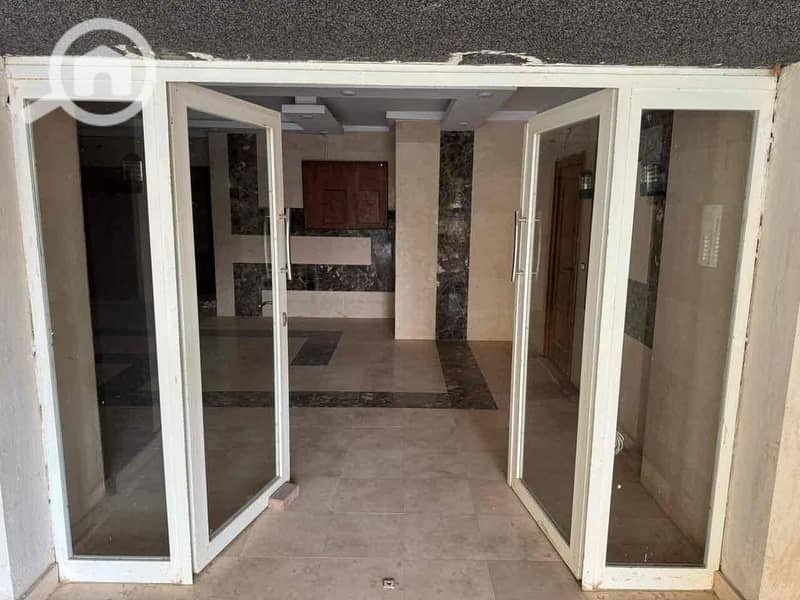 4 c6dcd197-0fcf-4e37-a7cd-1b44ff59fff2. jpg