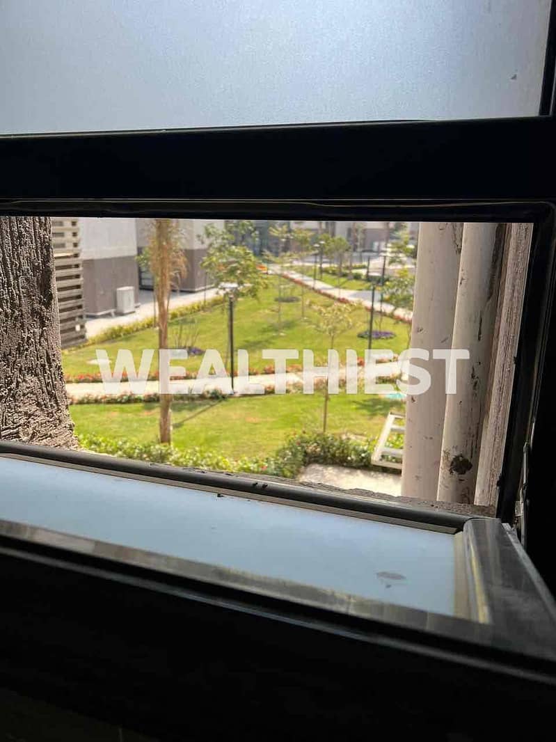 8 916aff21-4e8e-4ba1-a46d-825238e287da. jpg