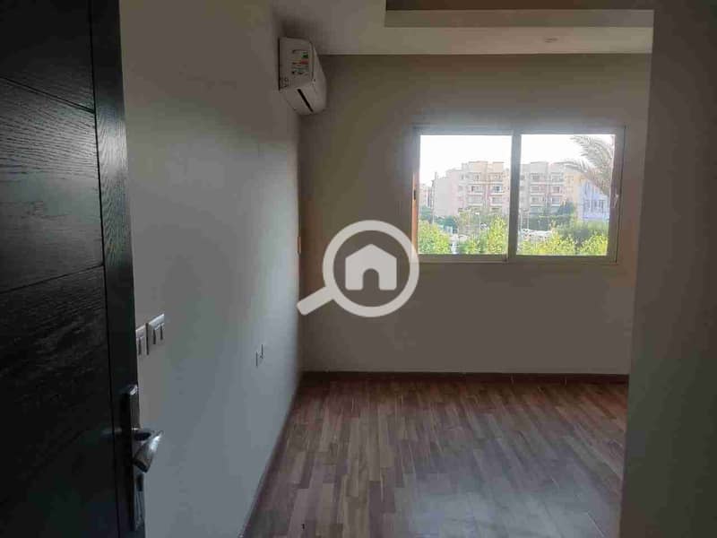 1000411720. jpg 1000411720. jpg