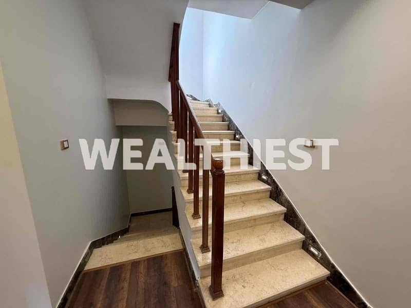 10 7cbf3182-12d5-4040-a001-6d0030158ed4. jpg