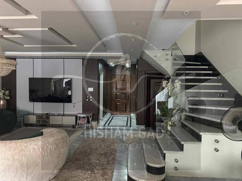 2 2019038c-8be9-4cff-b1f2-6f981650a93a. jpg