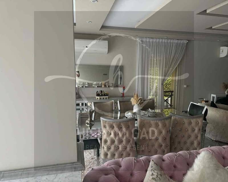 4 5297f533-875e-42c9-b265-1df37aedc37f. jpg