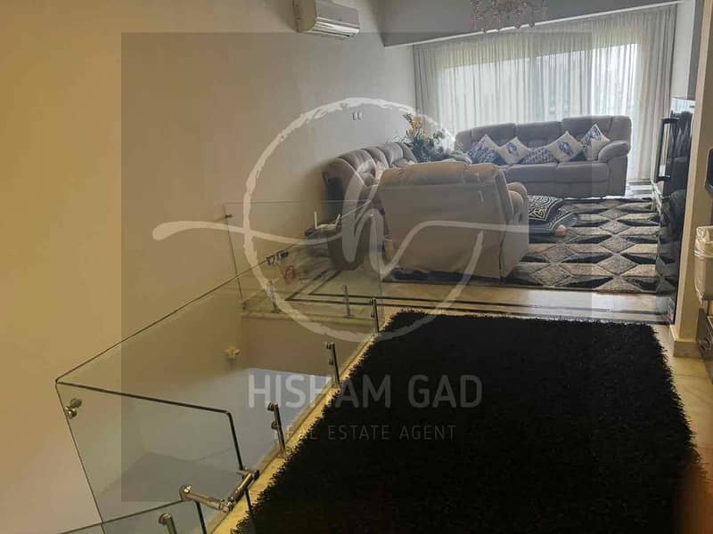 12 4cd920b2-bc90-4d56-a77b-d6ab5c2c23a0. jpg