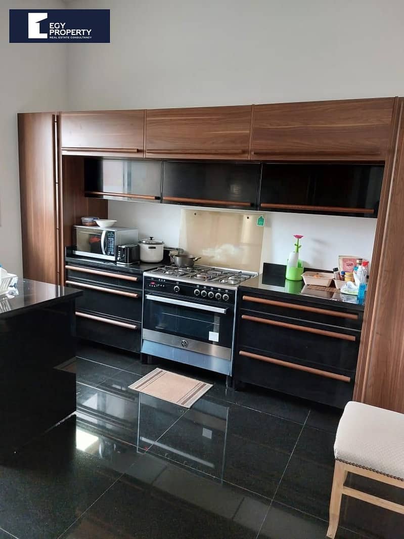 5 _files_feaf68c8-8082-40f6-89f2-7df5dcff07f0. jpeg