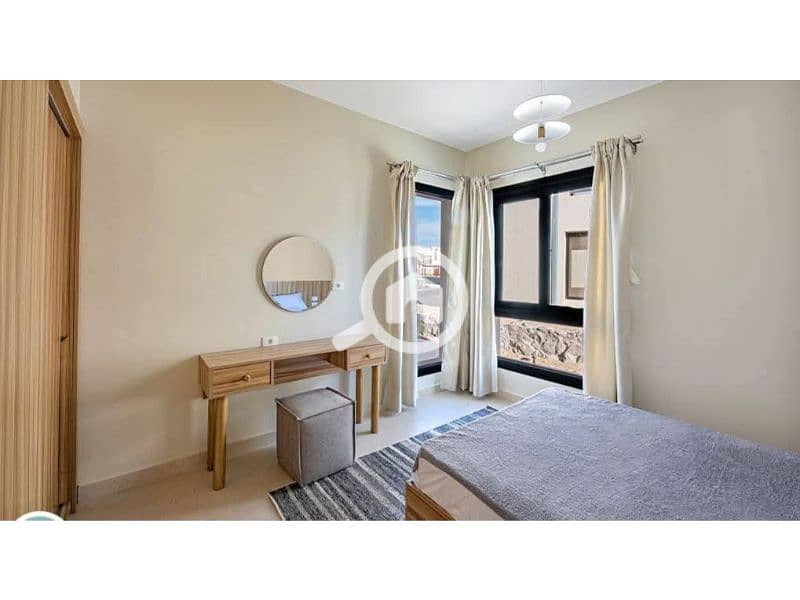 6 558910727_2220325485132521_3786534774640485510_n. jpg