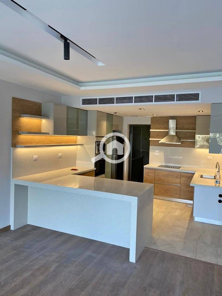 6 40f70471-7907-4f4a-8816-142a6f7d6711. jpg